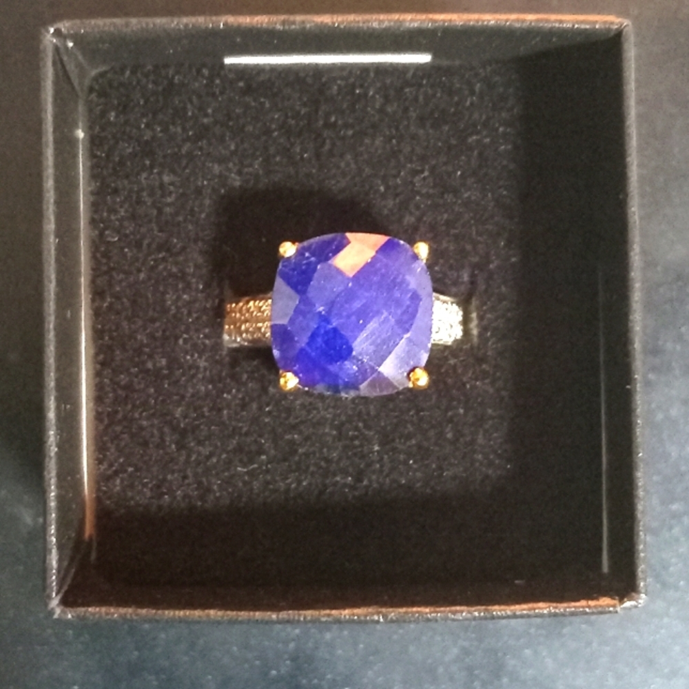 Dyed Sapphire & Diamond Gold Ring
